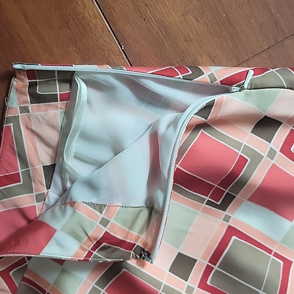 Valarie Stevens Geometric Print Silk Skirt - Picture 8 of 10